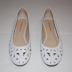 Adrienne Vittadini Flats SIZE 6